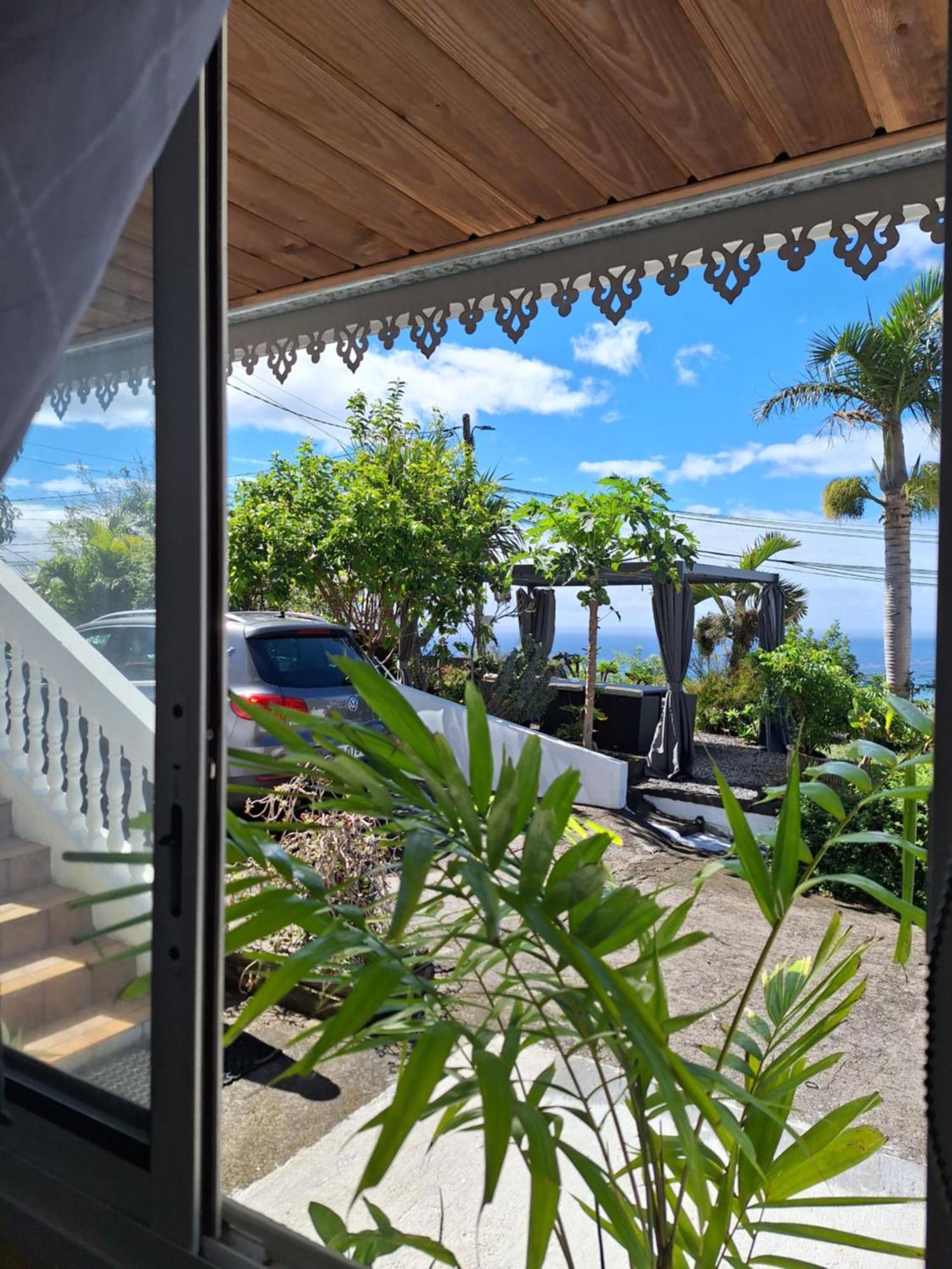 Le Cocon De Madana Apartment Saint-Joseph Bagian luar foto