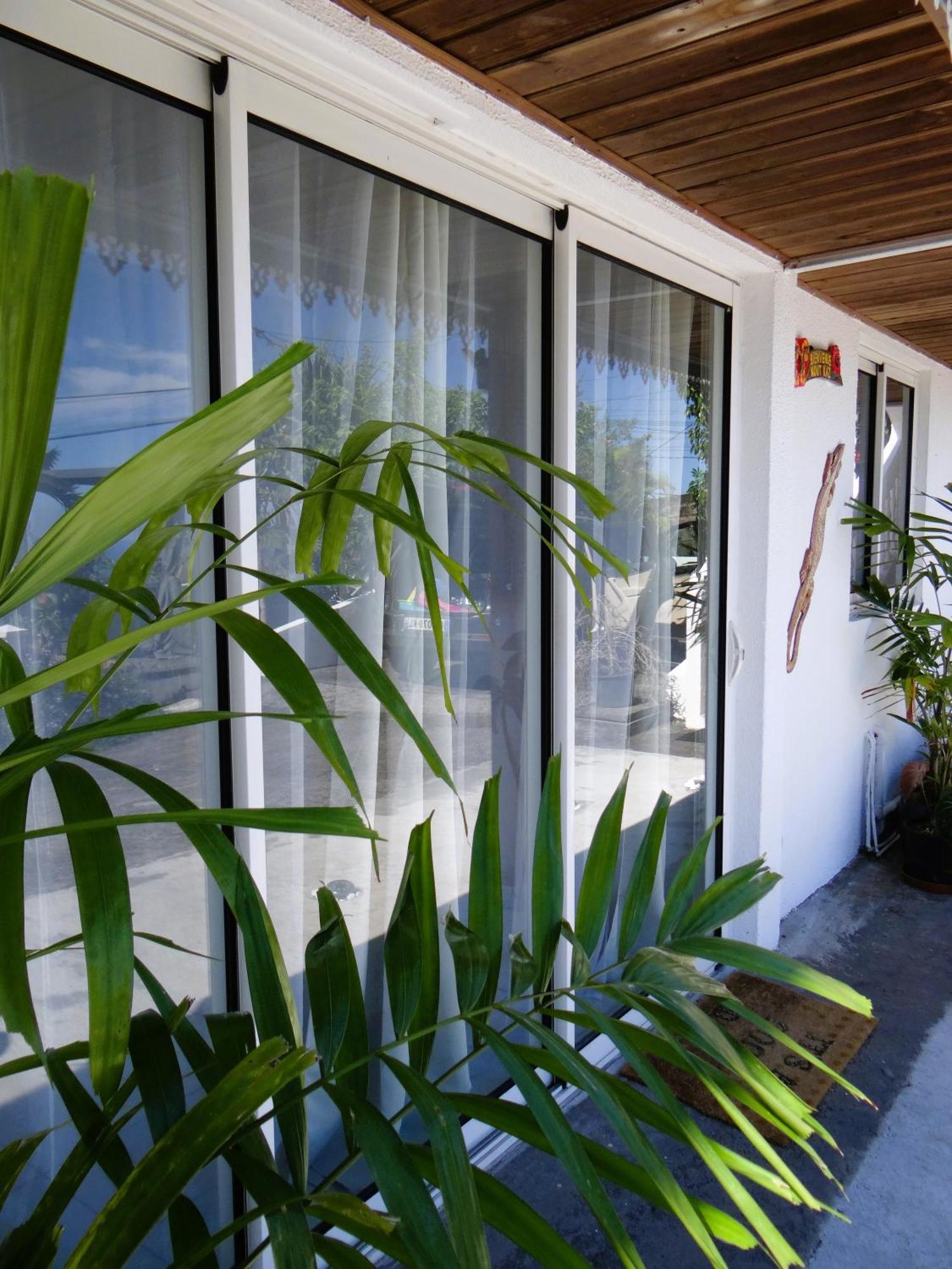 Le Cocon De Madana Apartment Saint-Joseph Bagian luar foto