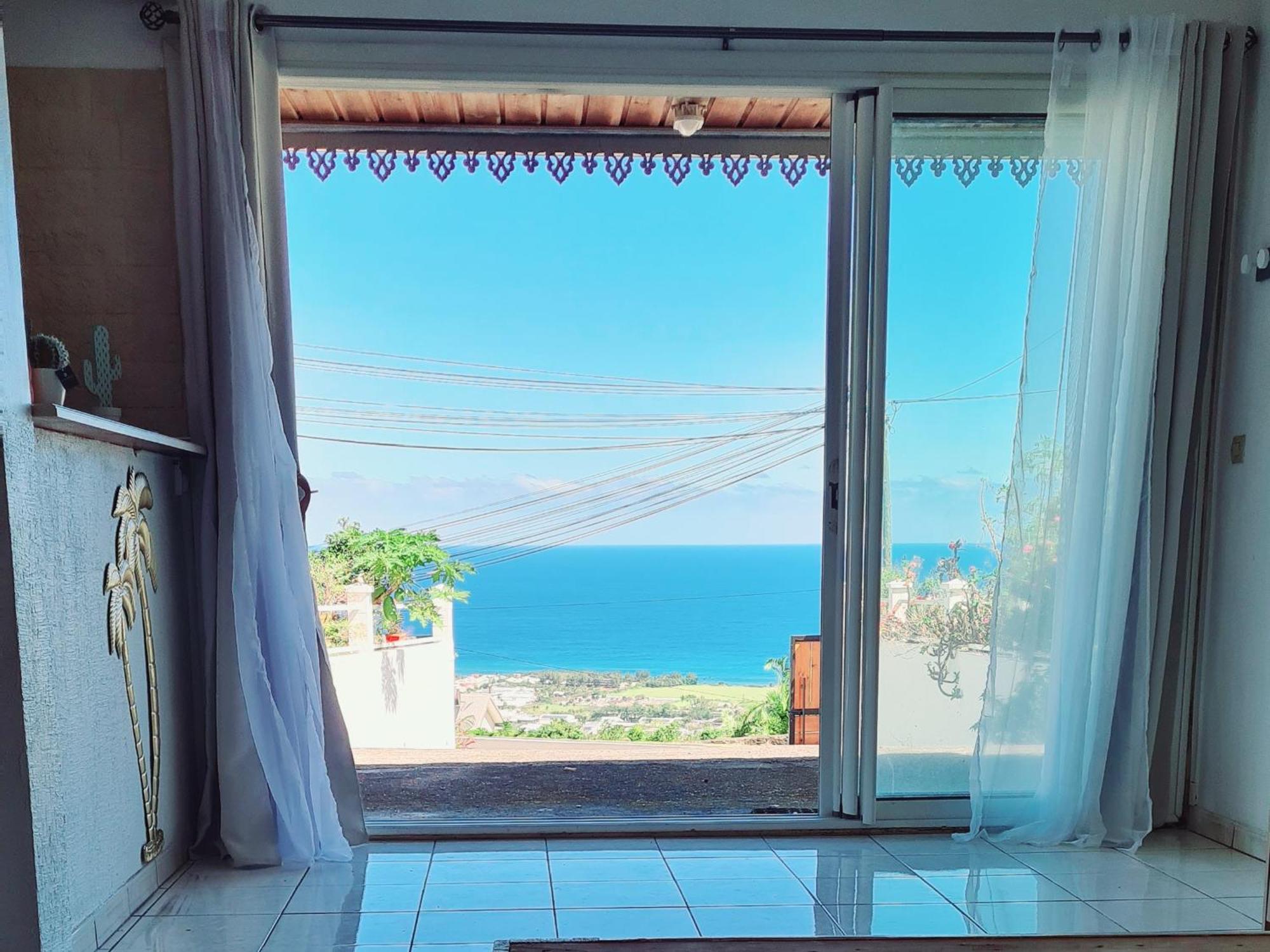Le Cocon De Madana Apartment Saint-Joseph Bagian luar foto